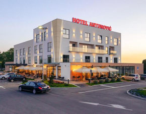 Antunović Hotel East